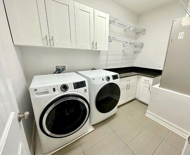 Foto del edificio - 6921 Interbay Blvd