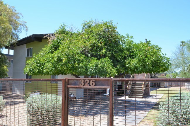 Building Photo - 326 W Earll Dr
