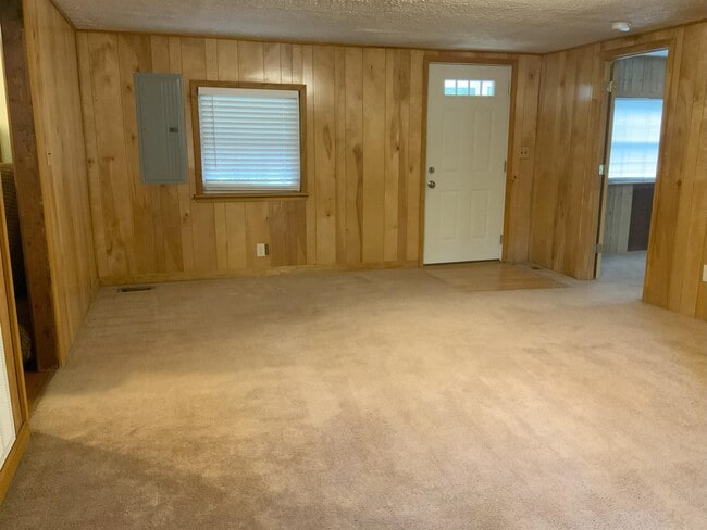 Building Photo - 1590 Waterworks Rd