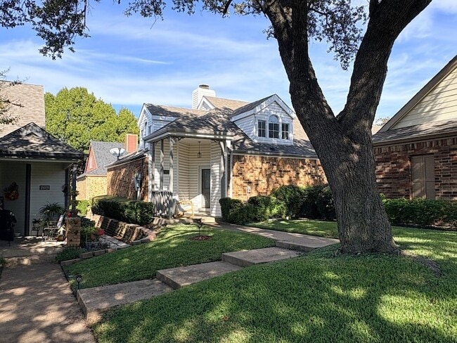 Foto del edificio - 18024 Whispering Gables Ln