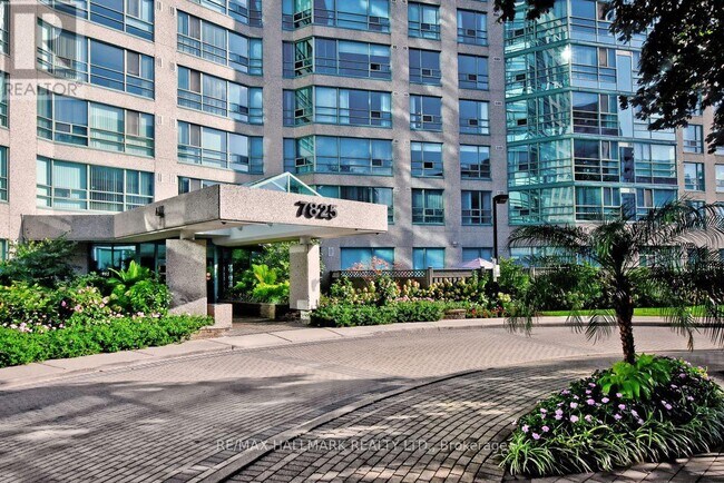 Photo du bâtiment - 7825 Bayview Ave