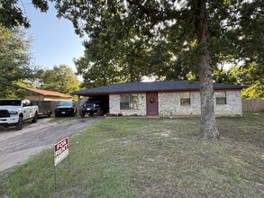 Building Photo - 3153 Roosevelt Dr