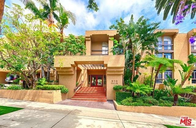 Entra con orgullo a tu nuevo hogar, en el centro de todo. - 970 Palm Avenue