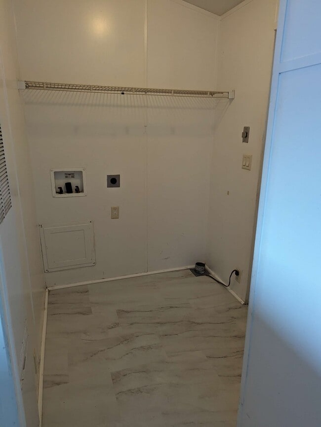 Foto del edificio - 2361 Sherman Ln