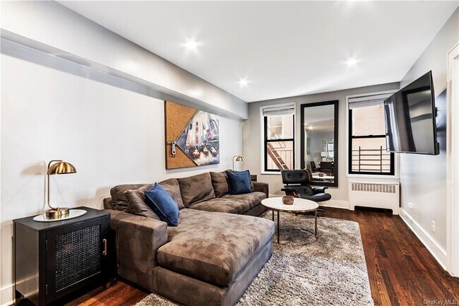 Building Photo - 525 W 235th St