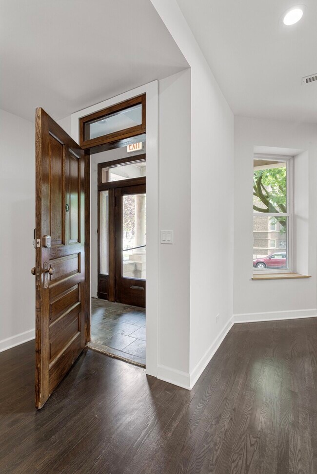 Front Door - 3700 N Magnolia Ave