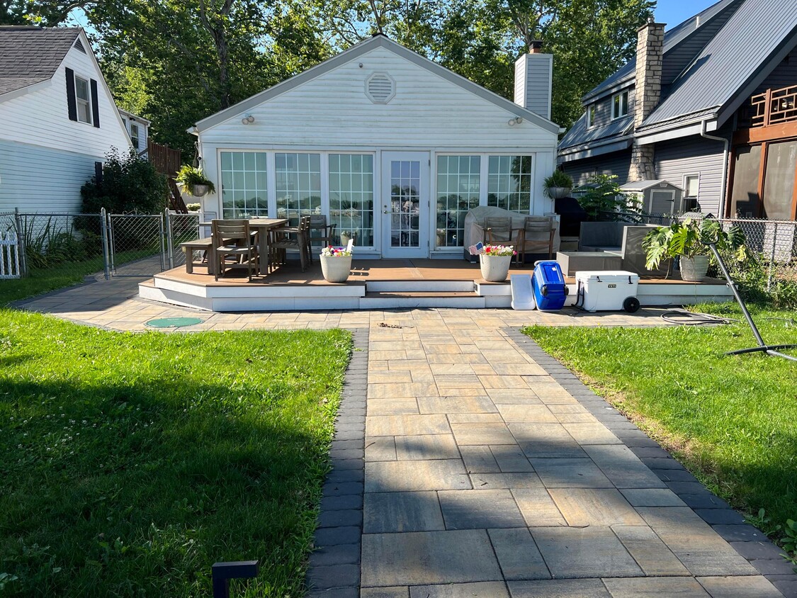 Foto principal - 3068 Maple Ave