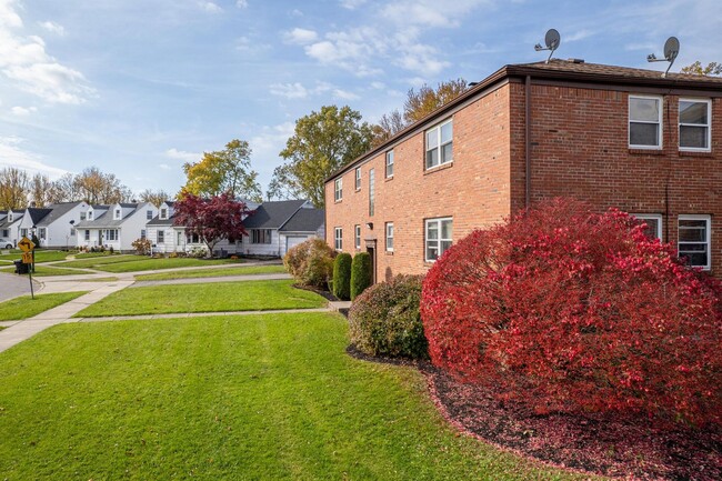 Building Photo - Englewood Apartments