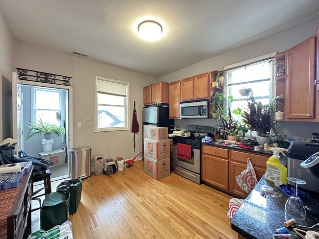 Foto del edificio - 852 W Buckingham Pl