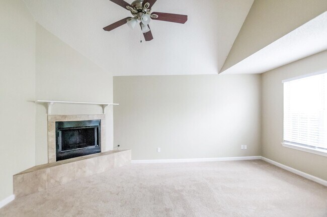 Foto del edificio - 3703 Acorn Dr