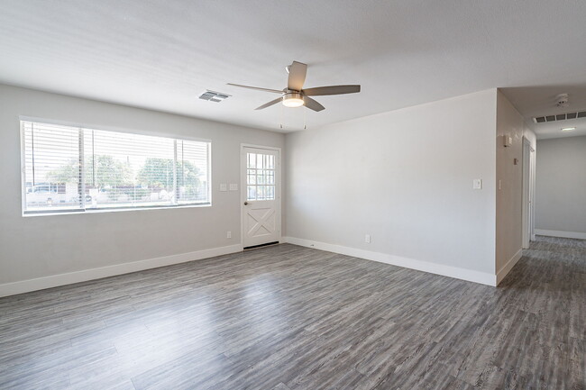 Building Photo - 3826 W Desert Park Ln