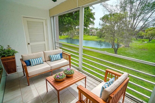 Building Photo - 2828 Casita Way