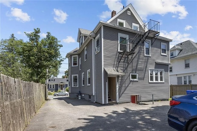 Building Photo - 233 Waterman Ave