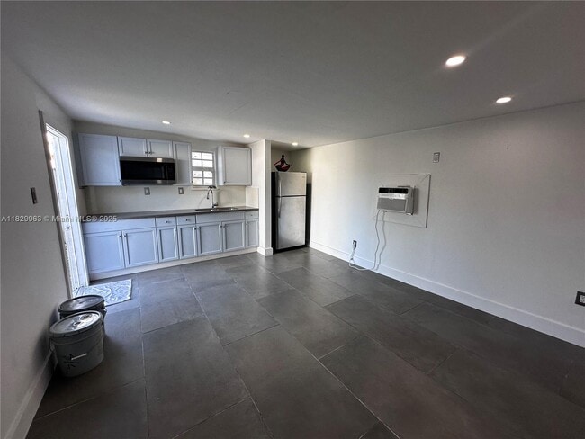 Building Photo - 30060 SW 157th Ave