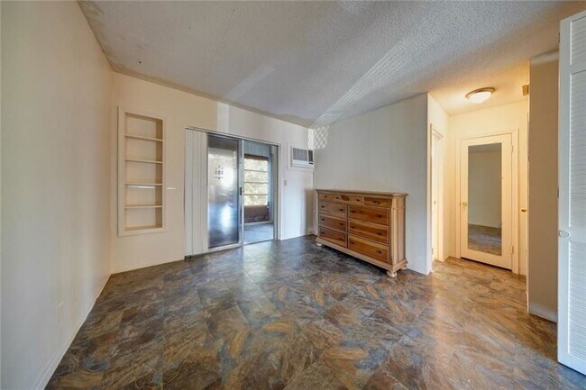 Foto del edificio - 2115 NE 42nd Ct