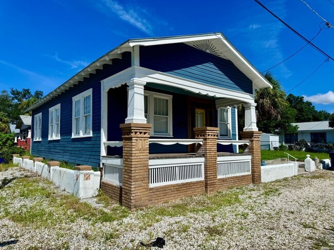 Building Photo - Historic 3/1 Located in The Heart of Ybor ...