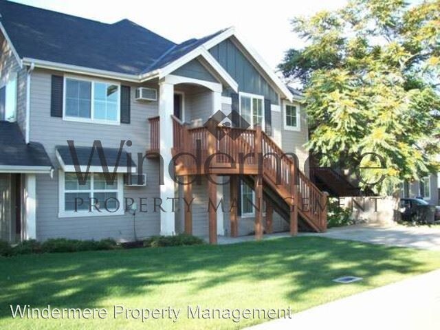Primary Photo - 2 br, 1 bath Apartment - 406 SE Birch #201