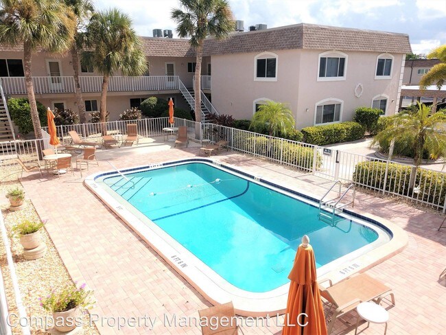 Building Photo - 624 Flamingo Dr