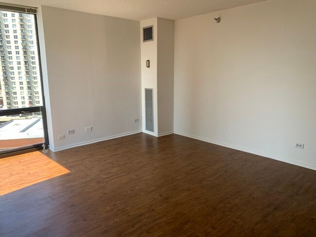 Foto del edificio - 1120 N La Salle St