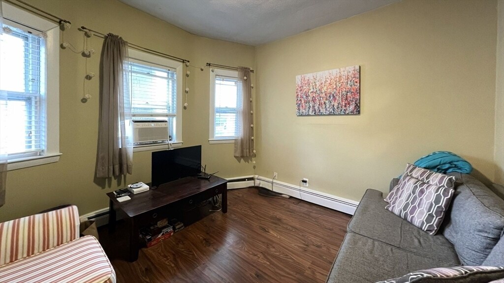 Foto principal - 82 Willow St