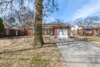 Building Photo - 363 N Woodlawn Blvd