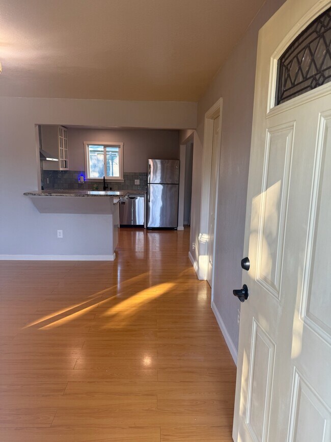 Foto del edificio - 770 Verano Ave