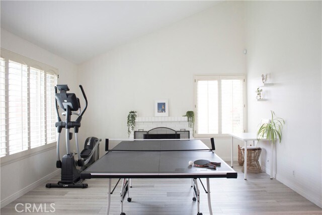 Foto del edificio - 2052 S June Pl