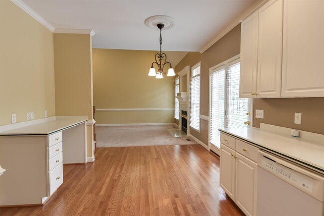 Building Photo - 525 Ashbry Run Dr