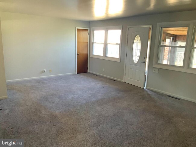 Building Photo - 61 Yale Ave