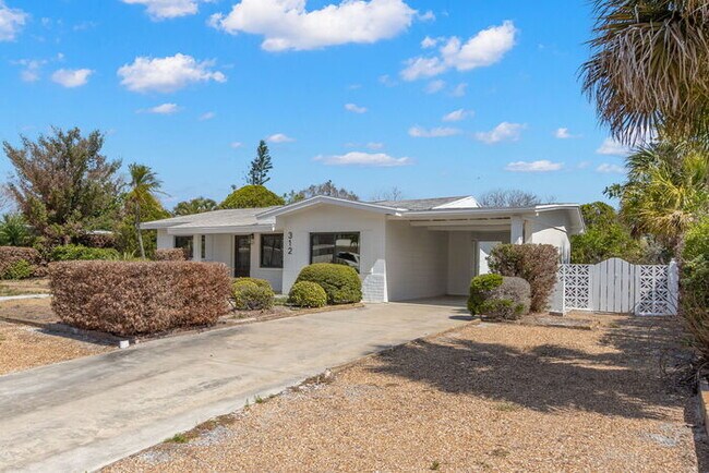 Foto del edificio - NEWLY RENOVATED Home For Rent in St Peters...