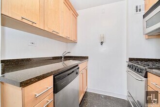 Building Photo - EAST 55 STREET