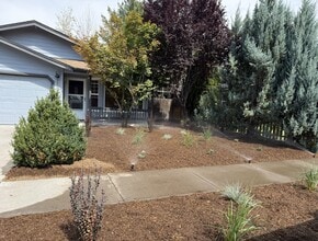 Building Photo - 2420 NE Desert Willow Ct