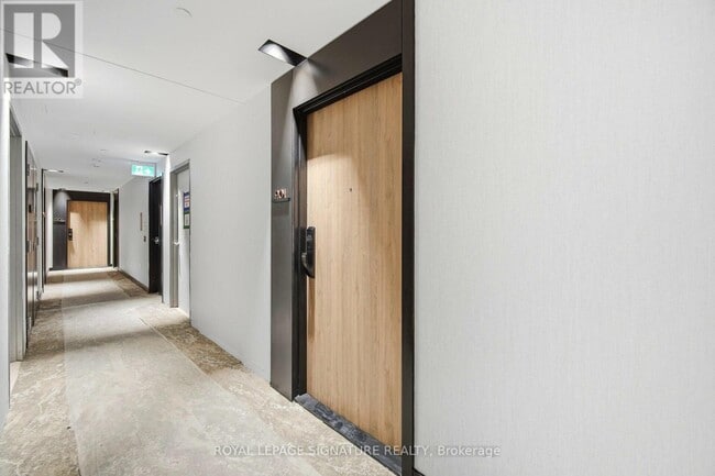 Building Photo - 1 Fairview Rd E