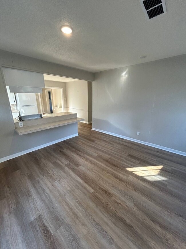 Foto del edificio - 815 W Main St