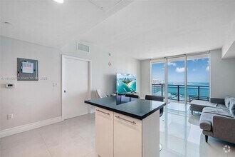 Building Photo - 951 Brickell Ave