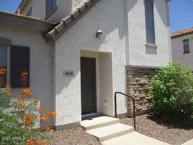 Building Photo - 4658 E Redfield Rd