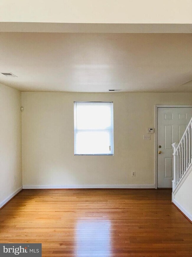 Foto del edificio - 6980 Hawthorne St