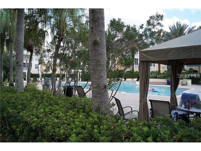 Foto del edificio - 9320 Crescent Loop Cir