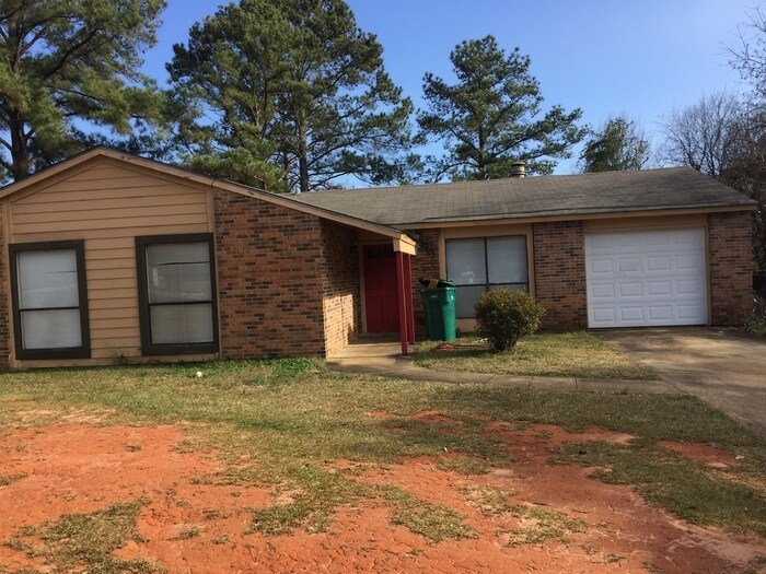 Primary Photo - 284 Pinewood Dr