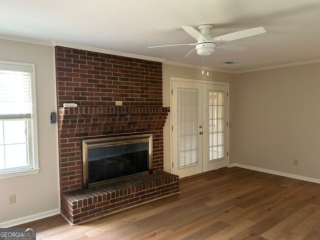 Building Photo - 501 Kissing Bower Rd