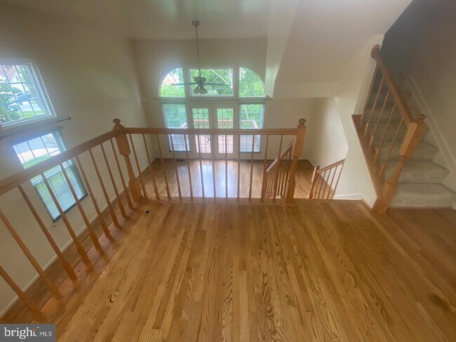 Building Photo - 13400 Silver Moon Way