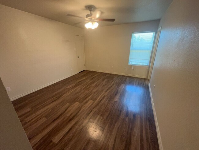 Foto del edificio - AVAILABLE SOON!