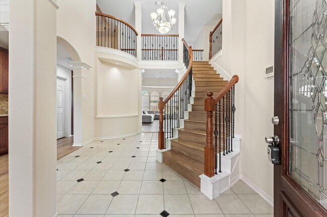 Building Photo - 26414 Creston Woods Dr