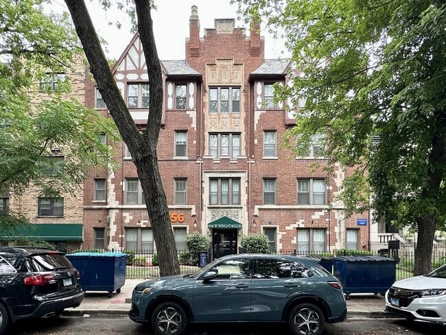 Building Photo - 649 W Wrightwood Ave
