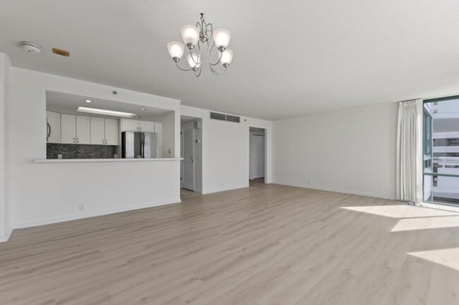 Building Photo - 1341 Kapiolani Blvd