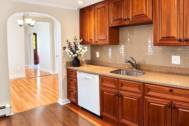 Building Photo - 20 Quincy St