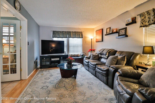 Building Photo - 1006 Poppy Pl