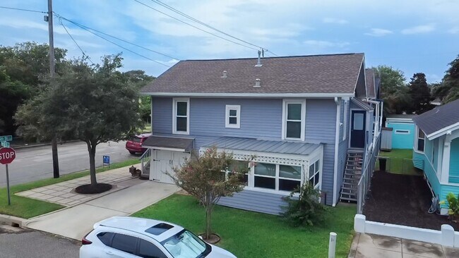 Building Photo - 2124 35th St