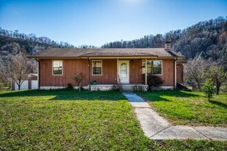 Building Photo - 1749 Stinking Creek Rd