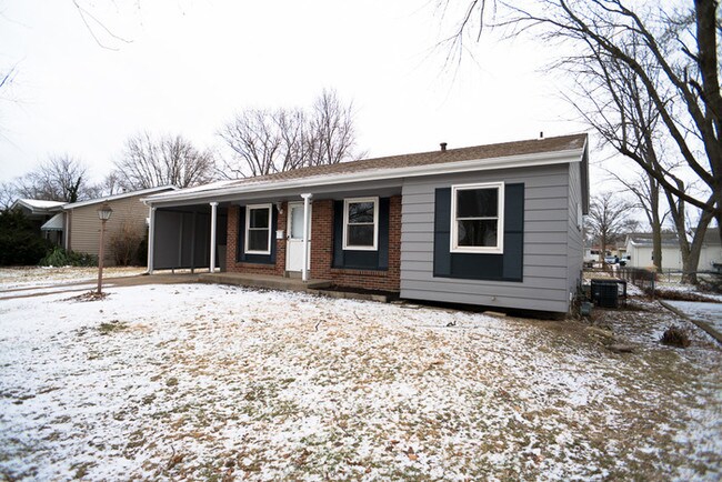 Building Photo - 513 Coachway Ln